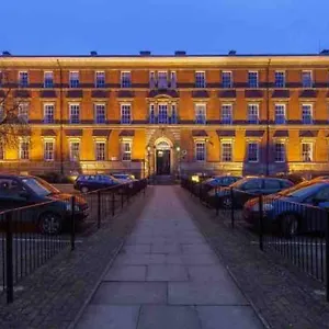 County House - The White York